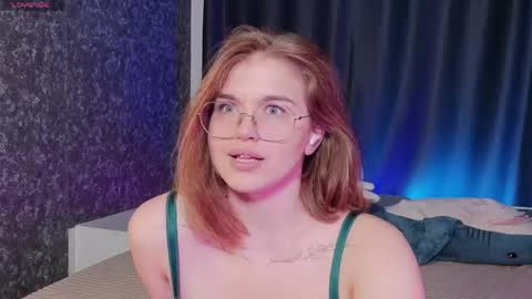 Snapshot of sophiemure chatting on May 2026 08:39:02 PM Sophie online show from May 2026 08:39:02 PM