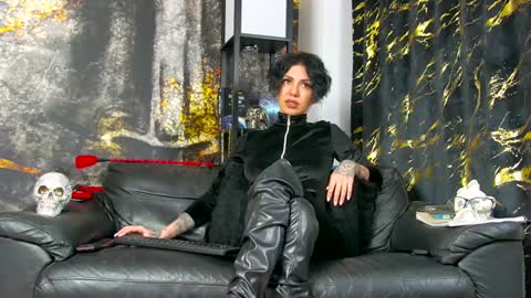 SophiePriestess online show from December 2024 04:05:01 PM