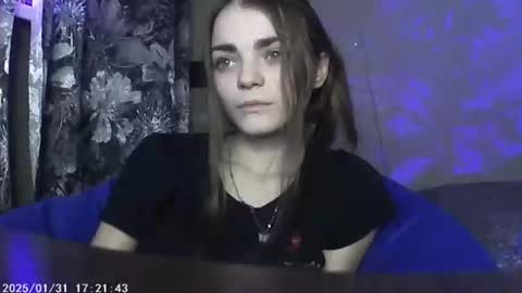 Snapshot of sophiesuvi chatting on January 2025 07:04:02 PM Sophie and my bestie Mandy online show from January 2025 07:04:02 PM