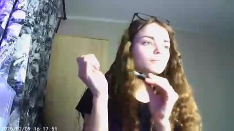 Snapshot of sophiesuvi chatting on February 2025 06:01:01 PM Sophie and my bestie Mandy online show from February 2025 06:01:01 PM