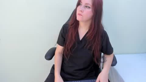 Snapshot of sophieturner_mg chatting on June 2026 07:03:02 PM sophieturner_mg online show from June 2026 07:03:02 PM