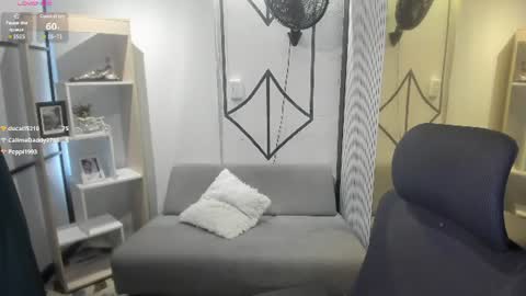 Snapshot of sophiewatson_ chatting on June 2026 01:17:02 PM sophiewatson_ online show from June 2026 01:17:02 PM