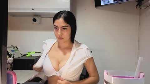 Snapshot of sophiie_blakee chatting on April 2026 12:21:02 AM Sophiee online show from April 2026 12:21:02 AM