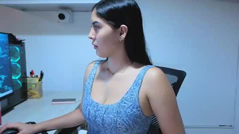 Snapshot of sophiie_blakee chatting on May 2026 12:16:02 AM Sophiee online show from May 2026 12:16:02 AM