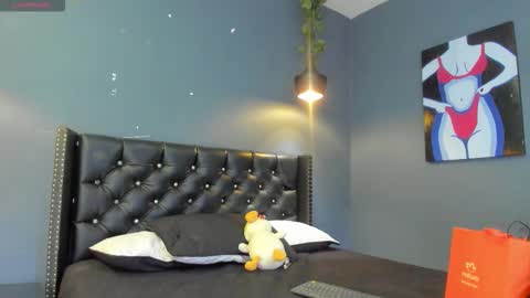 Sophie Taylor online show from November 2025 11:32:02 AM