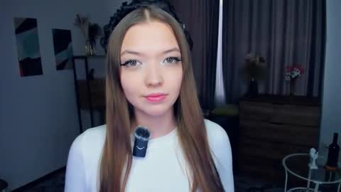 Snapshot of sophystarks chatting on November 2025 10:16:02 AM Emilia You can call me Emmy online show from November 2025 10:16:02 AM