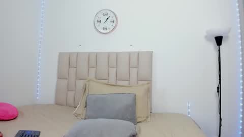 Snapshot of sopphiefox chatting on February 2026 06:03:02 AM Sofia online show from February 2026 06:03:02 AM