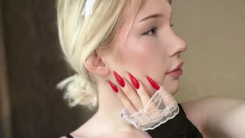 Snapshot of soska_albinosk chatting on May 2026 09:48:01 AM soska_albinosk online show from May 2026 09:48:01 AM
