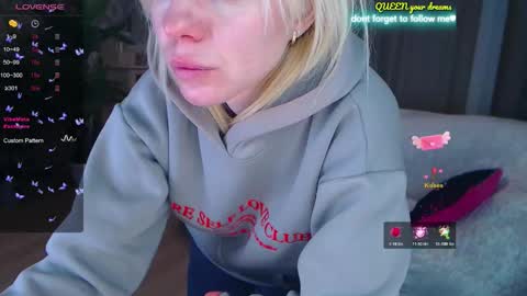 Lisa online show from December 2025 01:02:02 AM