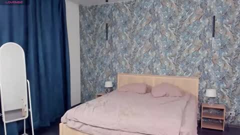 Elizabeth online show from October 2025 07:56:01 PM