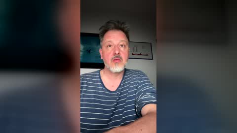 Snapshot of soundshark1974 chatting on May 2026 09:30:02 PM Soundshark online show from May 2026 09:30:02 PM