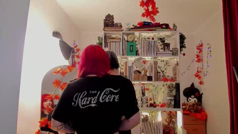 Leah online show from November 2025 01:34:02 PM