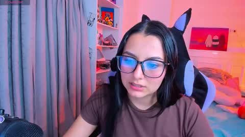 Lili online show from November 2025 04:06:02 AM