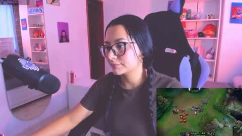 Snapshot of soy___lili chatting on May 2026 04:26:01 PM Lili online show from May 2026 04:26:01 PM