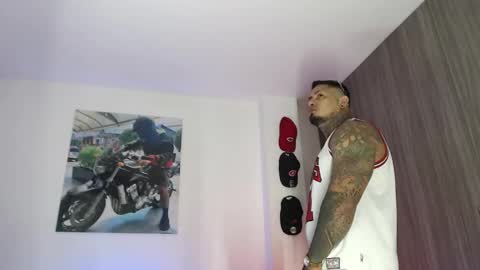 soy_apolo online show from October 2025 02:36:02 AM