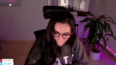 Luisa    online show from January 2025 12:06:01 AM