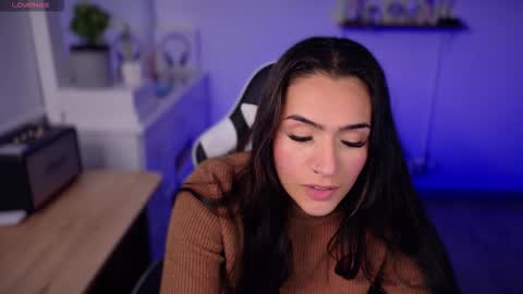 Luisa    online show from September 2025 11:04:01 PM