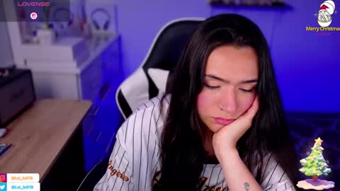 Luisa    online show from December 2025 11:46:01 PM