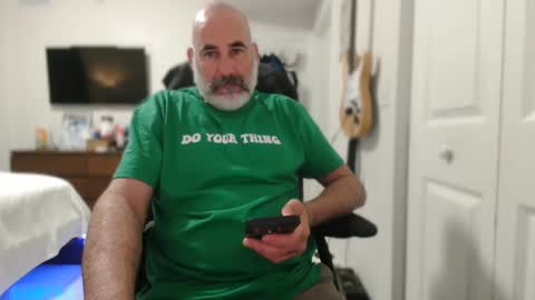 Snapshot of soyelpoti79 chatting on December 2024 01:26:02 AM WhiteWolfFL online show from December 2024 01:26:02 AM