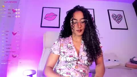 Juliana online show from March 2025 10:28:02 PM