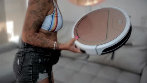 brisa  s online show from January 2025 06:52:01 PM