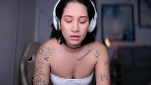 brisa  s online show from April 2026 01:52:02 AM