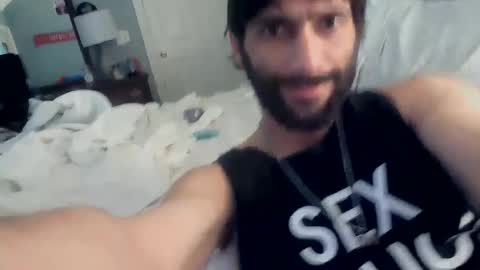 Snapshot of spacecase843 chatting on February 2025 06:32:02 AM TrndSettrz online show from February 2025 06:32:02 AM