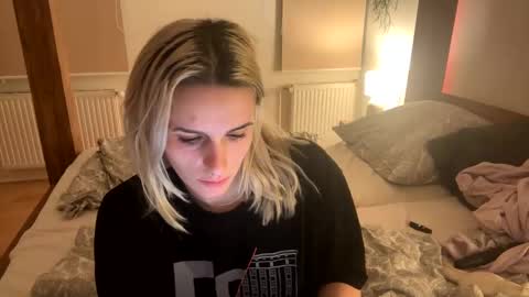 Spacegirl online show from December 2024 05:18:02 PM