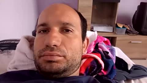 Snapshot of sparei7 chatting on April 2026 08:28:02 AM Snaiky online show from April 2026 08:28:02 AM