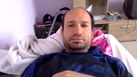 Snapshot of sparei7 chatting on April 2026 09:23:01 AM Snaiky online show from April 2026 09:23:01 AM