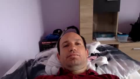 Snapshot of sparei7 chatting on April 2026 09:35:02 AM Snaiky online show from April 2026 09:35:02 AM