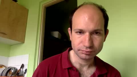 Snapshot of sparei7 chatting on April 2026 10:43:02 AM Snaiky online show from April 2026 10:43:02 AM