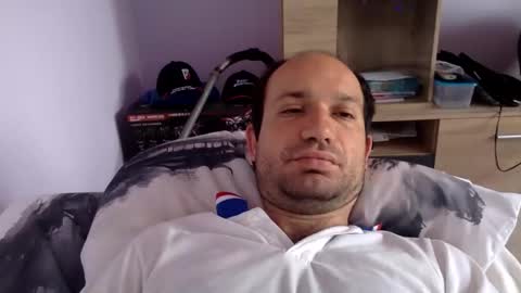 Snapshot of sparei7 chatting on May 2026 08:55:01 AM Snaiky online show from May 2026 08:55:01 AM