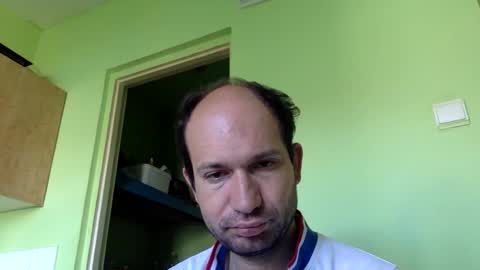 Snapshot of sparei7 chatting on May 2026 09:27:02 AM Snaiky online show from May 2026 09:27:02 AM