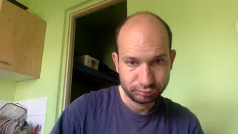 Snapshot of sparei7 chatting on May 2026 08:52:01 AM Snaiky online show from May 2026 08:52:01 AM