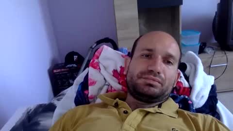 Snapshot of sparei7 chatting on May 2026 09:15:02 AM Snaiky online show from May 2026 09:15:02 AM
