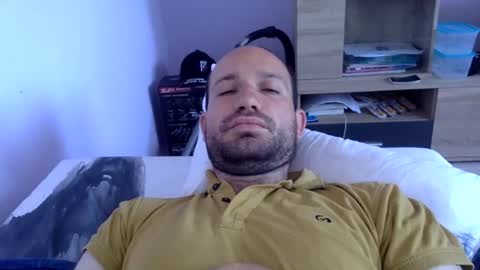 Snapshot of sparei7 chatting on May 2026 10:22:01 AM Snaiky online show from May 2026 10:22:01 AM