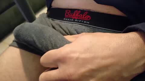 Snapshot of sparklenuts17 chatting on December 2024 02:52:01 PM sparklenuts17 online show from December 2024 02:52:01 PM