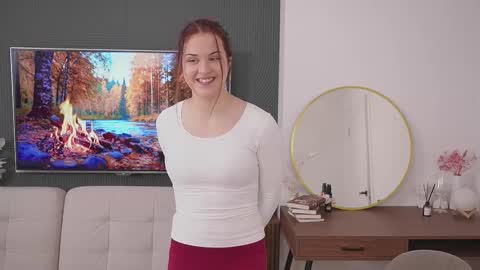 Snapshot of sparkleschrick chatting on October 2025 08:29:01 AM Maya online show from October 2025 08:29:01 AM