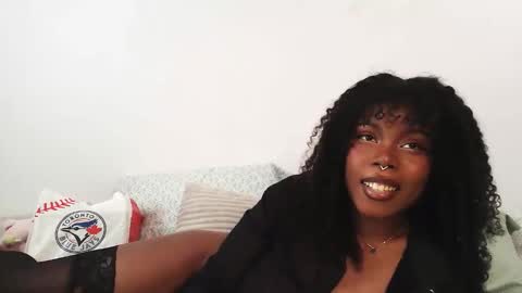 Soleil online show from October 2025 07:38:01 PM