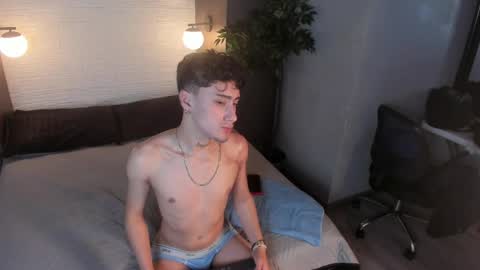 Snapshot of spencerwhite_ chatting on April 2026 09:35:01 PM Spencer online show from April 2026 09:35:01 PM