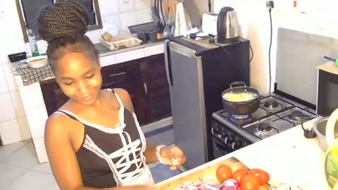 Snapshot of spicy_angels chatting on June 2026 03:43:01 PM Quinter Cheeky online show from June 2026 03:43:01 PM