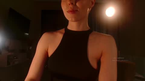 Elizabeth online show from March 2026 06:47:02 PM