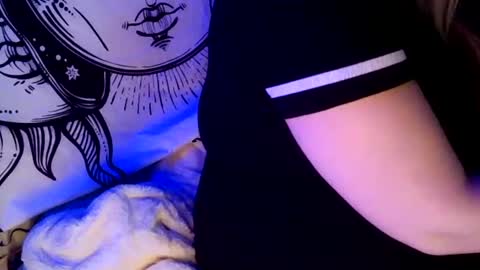 Vanessa Spade online show from November 2025 01:28:02 PM