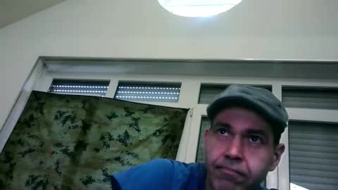 Snapshot of spliffray chatting on April 2026 03:23:01 PM spliffray online show from April 2026 03:23:01 PM