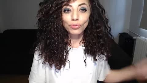 Doll online show from December 2024 12:44:02 PM