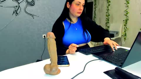 Lilith online show from February 2026 06:24:02 PM