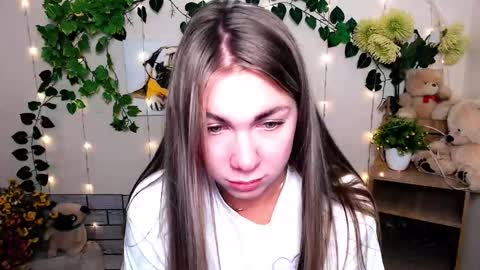 Karina online show from November 2025 10:48:02 AM