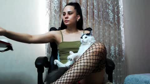 Tips are the best compliment to a woman online show from March 2026 07:52:02 AM