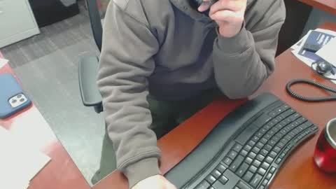 Snapshot of squirrelly82 chatting on December 2024 09:34:02 PM make me cum c2c talk to me online show from December 2024 09:34:02 PM